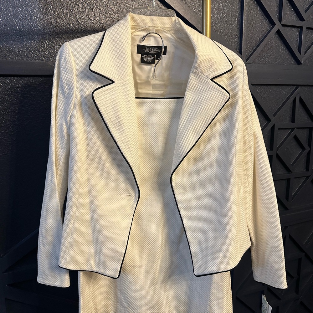 Peck & Peck White Blazer with Black Trim